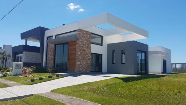 Imagem do post Os principais pontos que você precisa saber sobre ter casa na praia em condomínios fechados